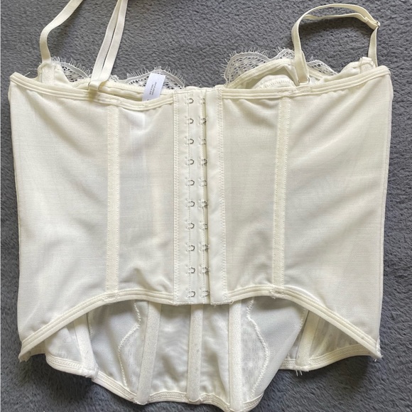 Urban Outfitters Out from under Modern lace corset cream/white - Picture 4 of 12